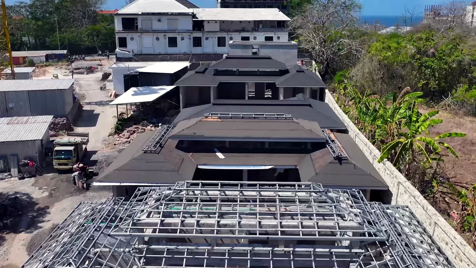 The Satori villa quarter under roofing in Nusa Dua, from the August 2026 site report